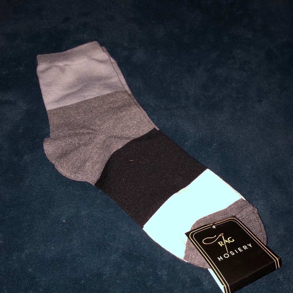 2 Pairs of Dress Socks - Picture 5 of 6